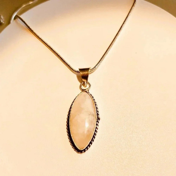 Rainbow Moonstone Gemstone 925 Silverplated Pendant Chain Necklace - Picture 2 of 3